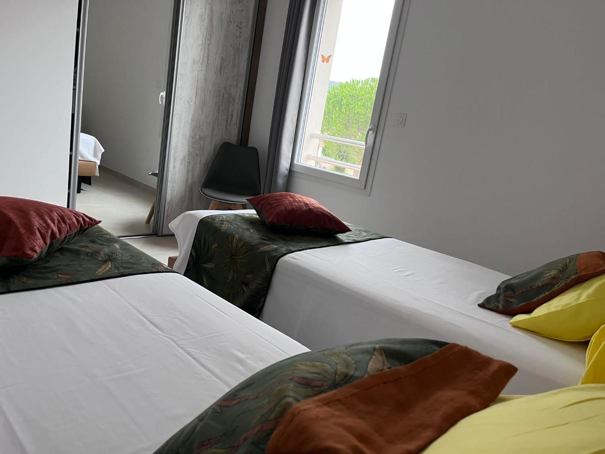 Val Des Bruyeres - Gite 15Mn Pezenas Avec Terrasse Et Cour Close - Parking Privatif Securise - Wifi Ftth Gratuit Neffies Экстерьер фото